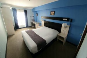 Chambre à l'Auberge des Lacs bleus à Clérac en Charente-Maritime